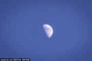 维尼修斯双响推迟巴塞罗那夺冠，西班牙人深陷保级泥潭：一场充满争议与精彩的西甲对决
